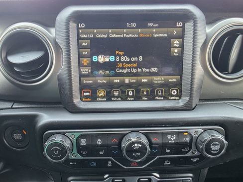 Used 2023 Jeep Wrangler Unlimited AWD/4WD image 5