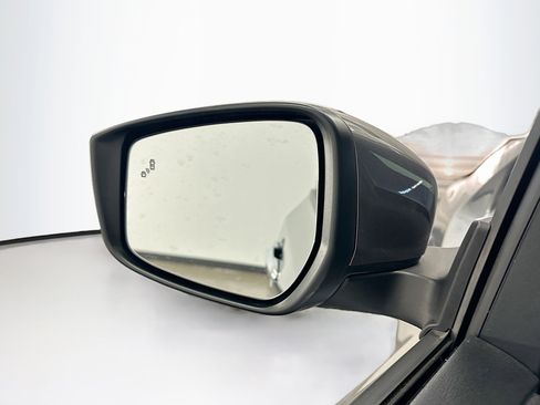 Used 2023 Nissan Leaf S image 16