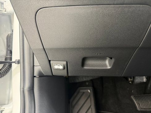 Used 2025 Kia K4 EX image 25