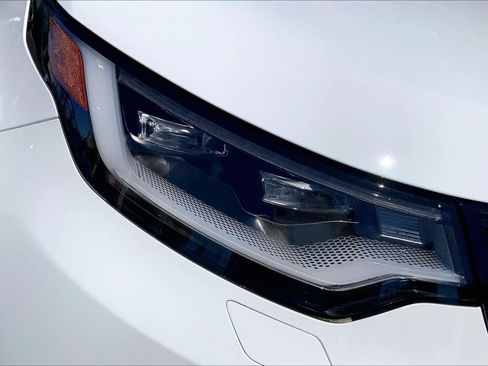New 2026 Land Rover Discovery Dynamic SE AWD/4WD image 13