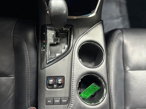 Used 2018 Toyota Avalon Limited w/ All Weather Liner Package image 21