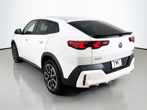 New 2026 BMW X2 xDrive28i w/ Technology Package AWD/4WD image 7