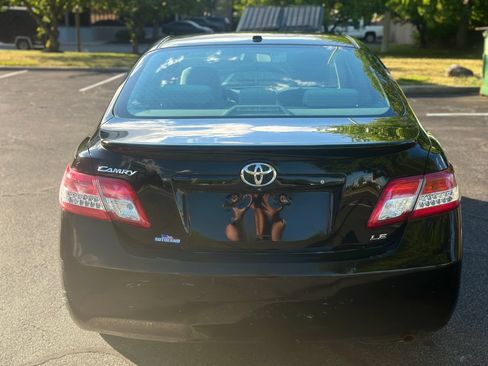 Used 2011 Toyota Camry LE w/ LE Extra-Value Pkg FWD image 6