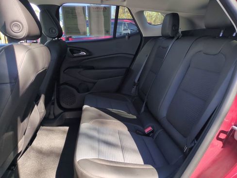 Used 2025 Chevrolet Trax LT w/ LT Convenience Package image 13