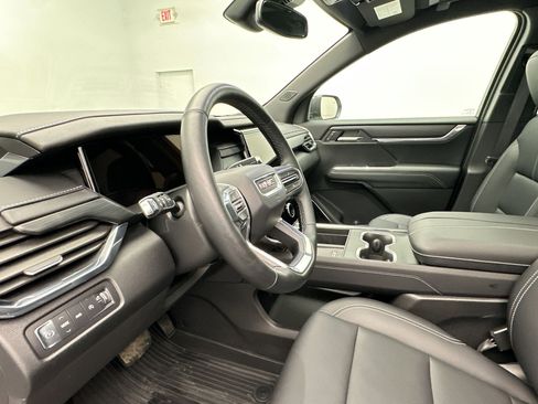 Certified 2025 GMC Acadia Elevation w/ Elevation Premium Package image 4