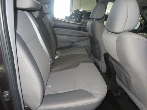 Used 2014 Toyota Tacoma 4x4 Double Cab w/ TRD Sport Package image 26
