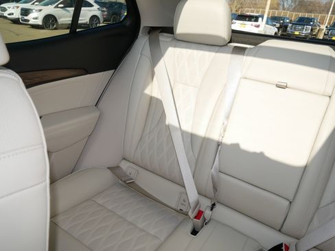 Used 2022 Buick Envision Avenir w/ Technology Package II image 11