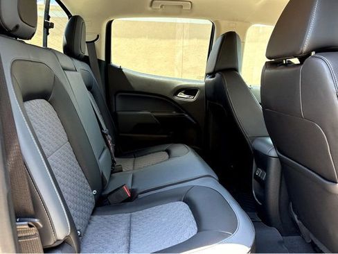 Used 2022 Chevrolet Colorado Z71 RWD image 30