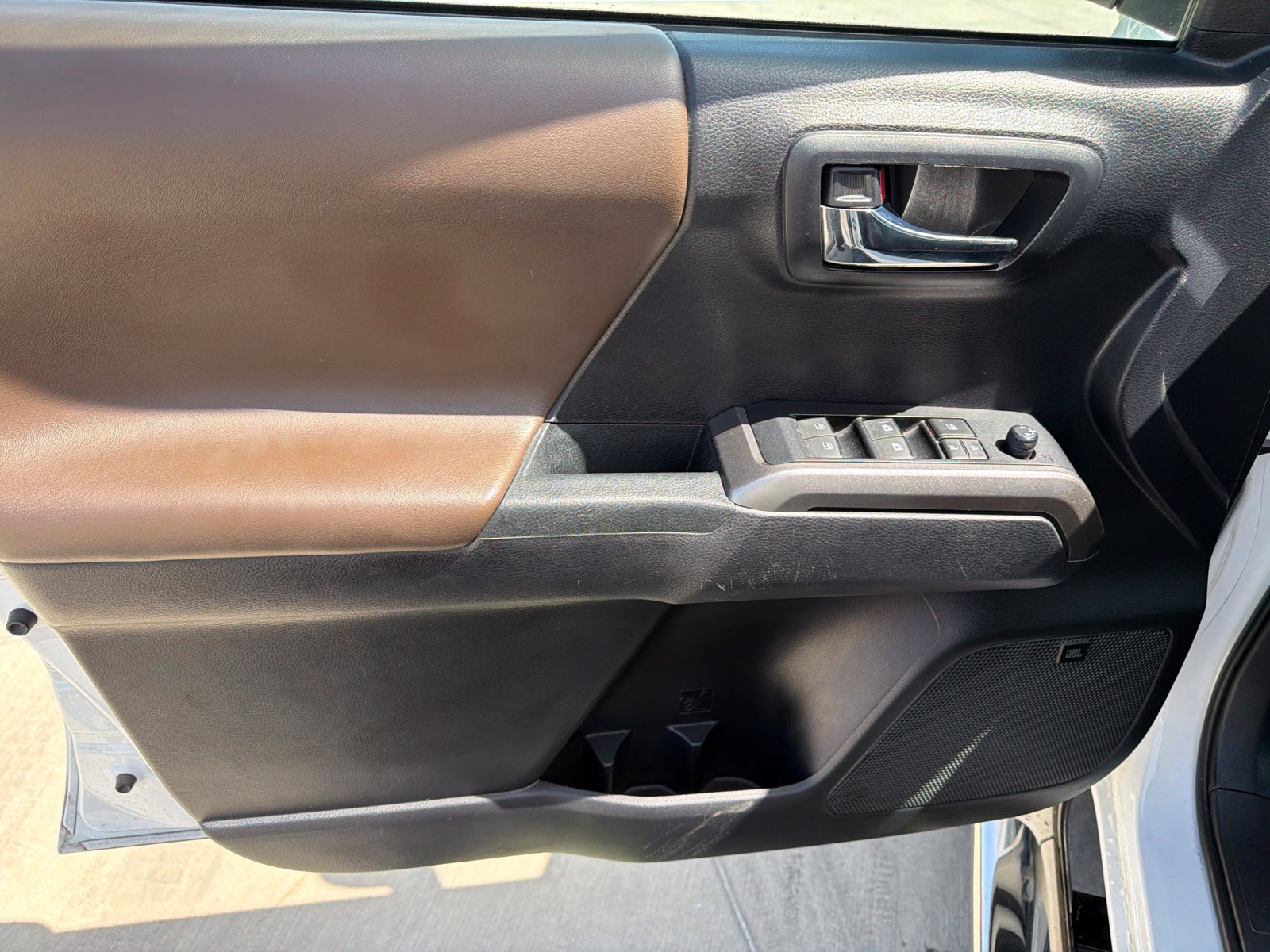 Used 2021 Toyota Tacoma Limited RWD image 18