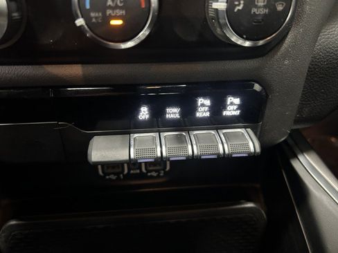 Used 2024 RAM 1500 Big Horn AWD/4WD image 25