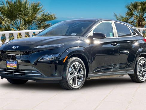 Used 2023 Hyundai Kona SE image 8