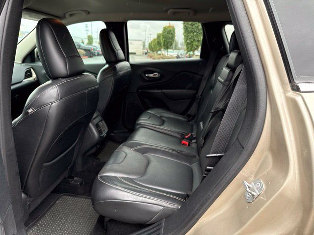 Used 2014 Jeep Cherokee Limited w/ Luxury Group AWD/4WD image 12