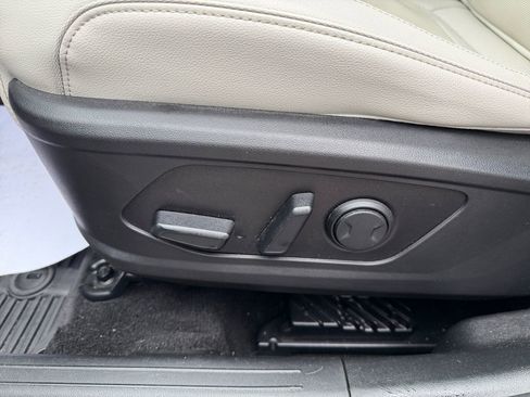 Certified 2022 Hyundai Tucson Limited w/ Winter Package image 14