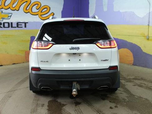Used 2019 Jeep Cherokee Latitude w/ Cold Weather Group image 7