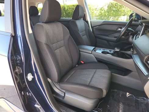 Used 2025 Nissan Rogue SV FWD image 16