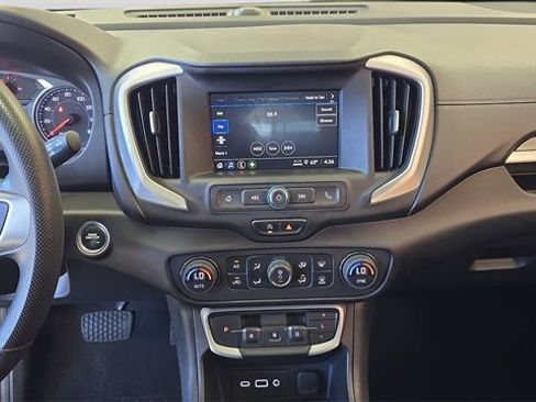 Used 2022 GMC Terrain SLE w/ Driver Convenience Package image 21
