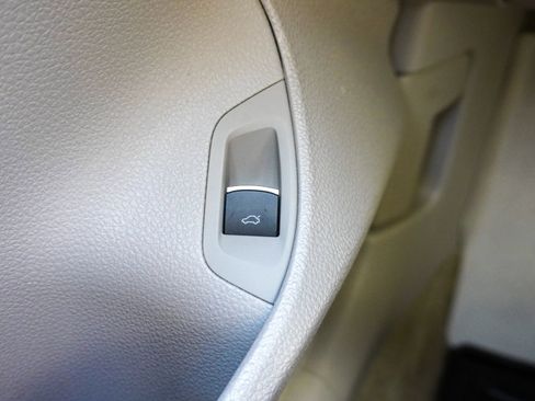 Used 2014 Volkswagen Passat 1.8T S image 34