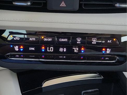 Used 2023 Buick Envision Avenir FWD image 16