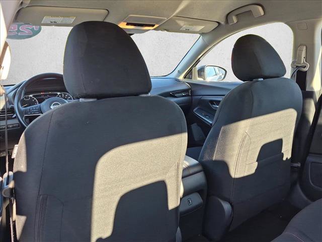 Used 2025 Nissan Sentra SR FWD image 28