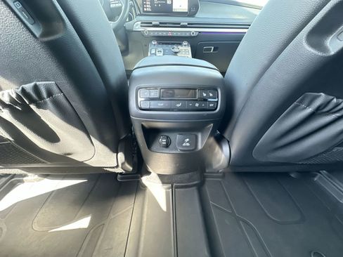 Used 2024 Hyundai Palisade Limited AWD/4WD image 22