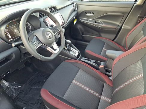 New 2025 Nissan Versa SR w/ Trunk Package image 7