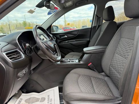 Used 2019 Chevrolet Equinox LT AWD/4WD image 2