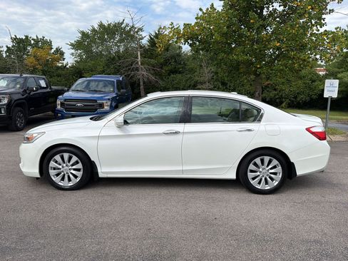 Used 2015 Honda Accord Touring image 2