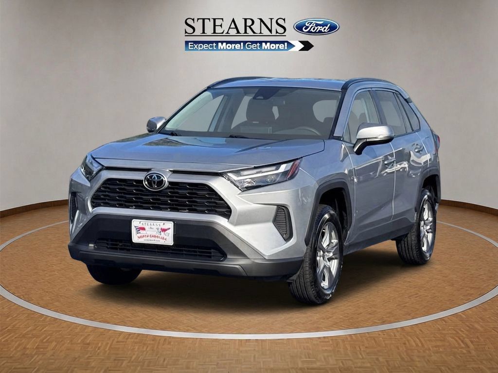 Used 2024 Toyota RAV4 XLE FWD image 2