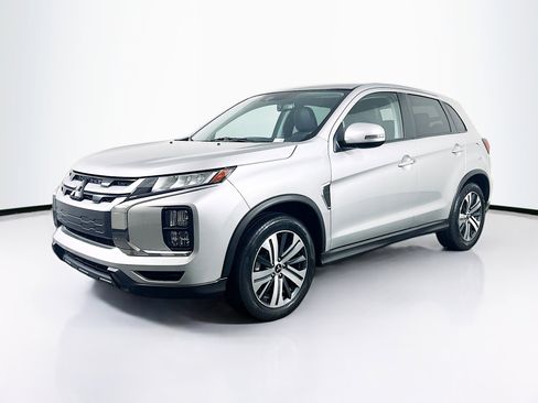 Used 2024 Mitsubishi Outlander Sport SE image 3