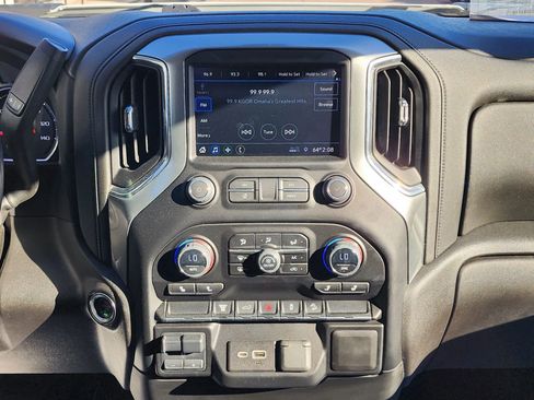 Used 2023 Chevrolet Silverado 2500 LT w/ Convenience Package image 18