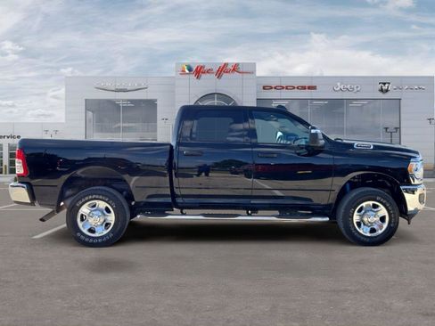 Used 2024 RAM 2500 Tradesman w/ Chrome Appearance Group AWD/4WD image 6
