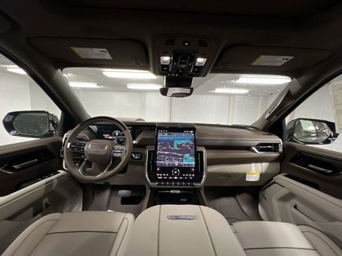 New 2026 GMC Yukon XL Denali w/ Denali Reserve Package image 21