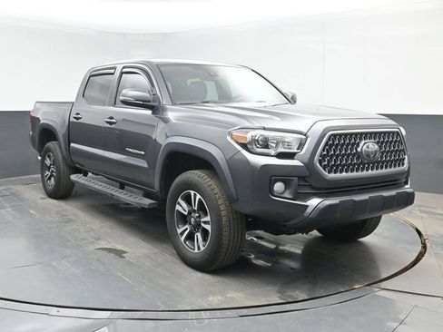 Used 2019 Toyota Tacoma TRD Off-Road AWD/4WD image 2