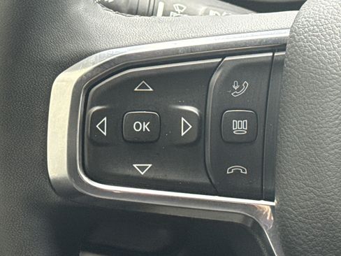 Used 2025 RAM 3500 Laramie AWD/4WD image 19