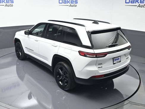 Used 2023 Jeep Grand Cherokee Limited w/ Black Appearance Package AWD/4WD image 49