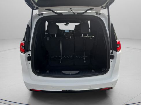 New 2026 Chrysler Pacifica Select image 23
