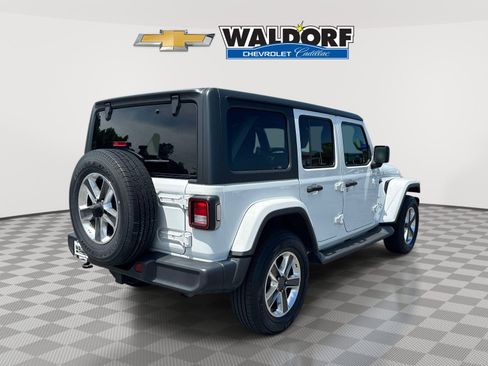Used 2021 Jeep Wrangler Unlimited Sahara AWD/4WD image 6