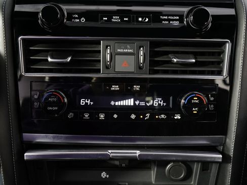 Used 2022 INFINITI QX80 Sensory w/ All-Season Package AWD/4WD image 32