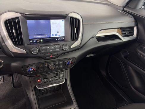 Used 2018 GMC Terrain SLE w/ Driver Convenience Package FWD image 4