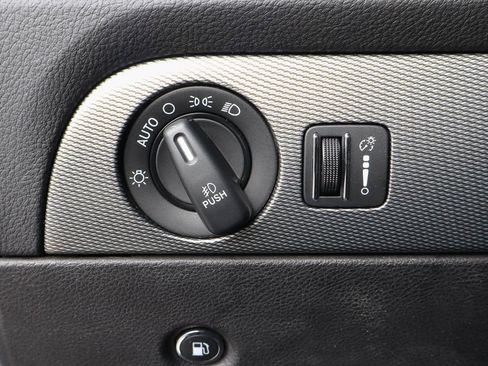 Used 2018 Dodge Durango R/T w/ Technology Group RWD image 16