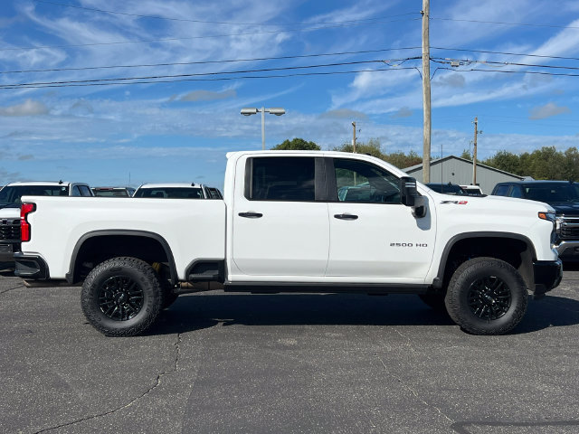 Used 2025 Chevrolet Silverado 2500 ZR2 w/ Technology Package AWD/4WD image 48