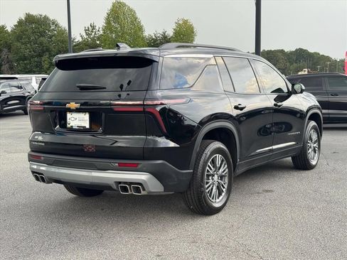 Used 2026 Chevrolet Traverse LT w/ Driver Confidence Package FWD image 3
