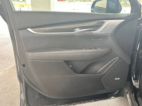 Certified 2024 Cadillac XT6 Sport w/ LPO, Floor Liner Package AWD/4WD image 8