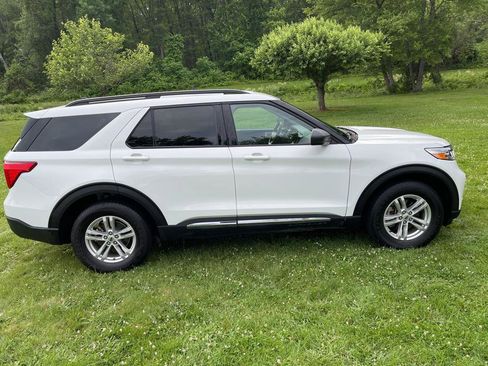 Used 2022 Ford Explorer XLT image 17