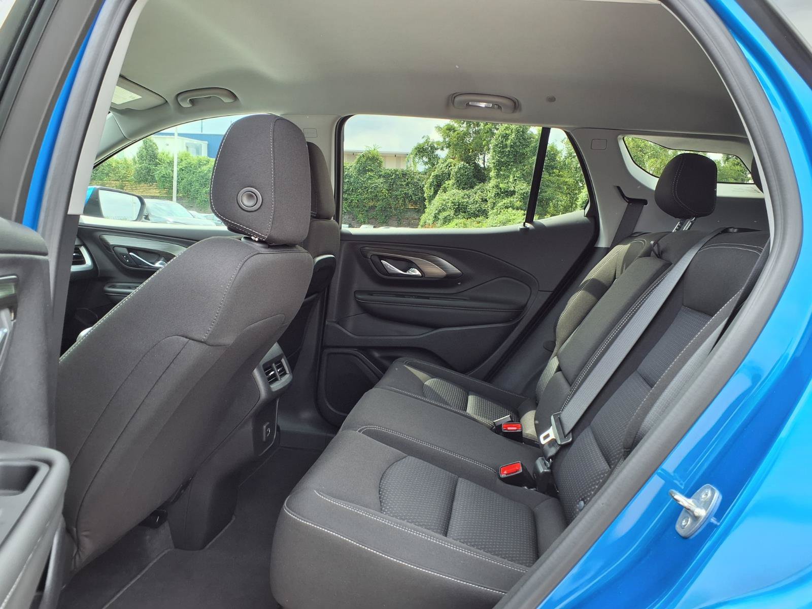 Used 2024 GMC Terrain SLE FWD image 23