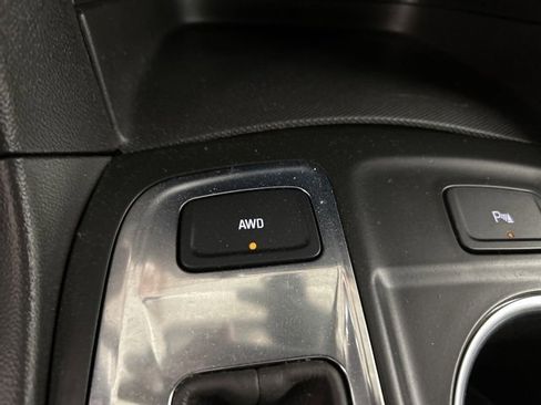 Used 2022 Chevrolet Equinox LT image 17