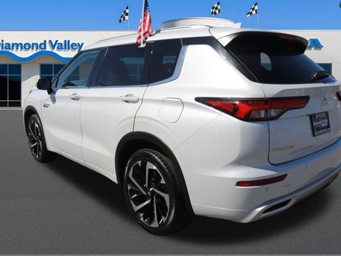 Used 2024 Mitsubishi Outlander 4WD Plug-In Hybrid image 4