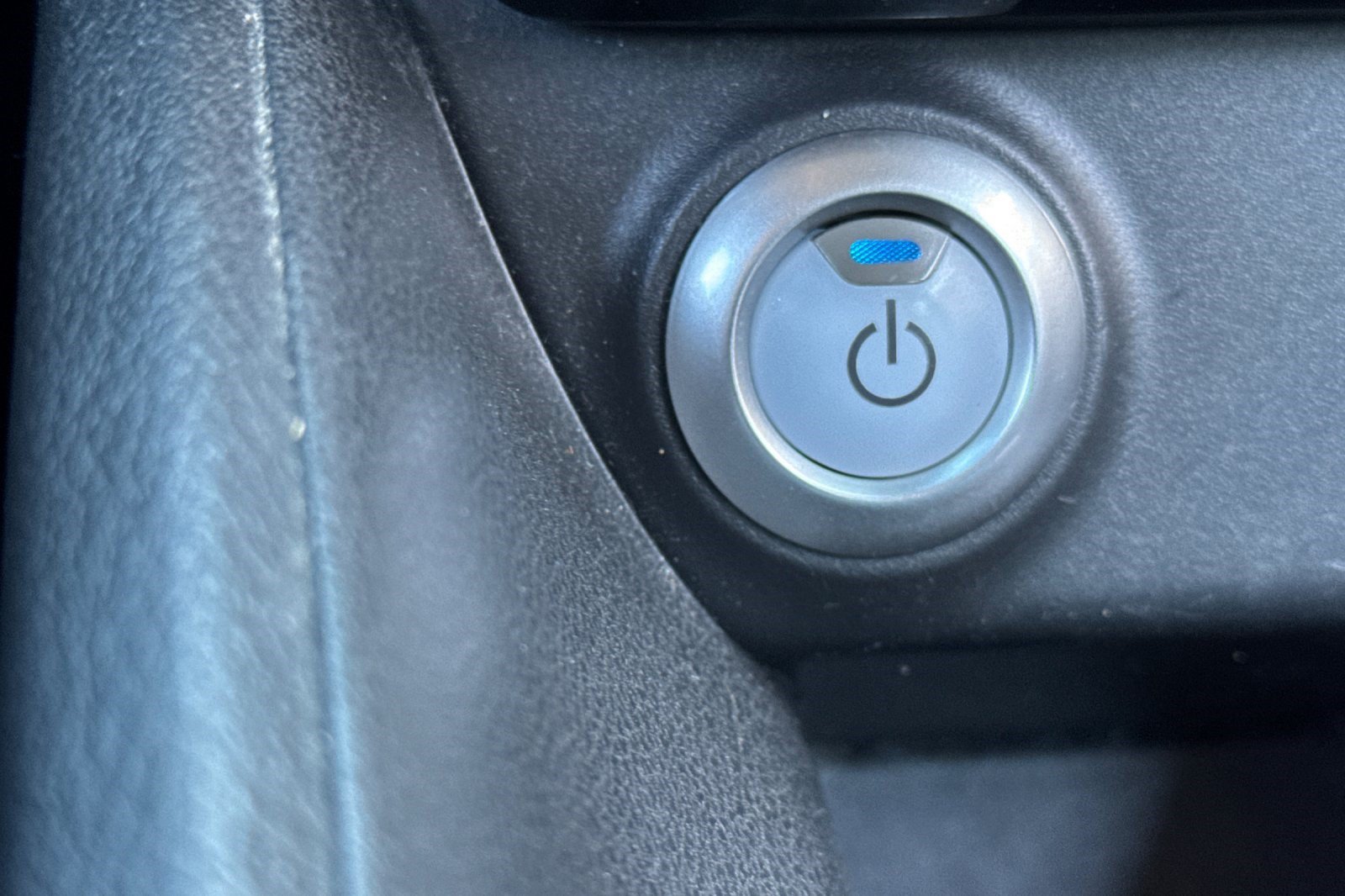 Used 2018 Nissan Leaf SV w/ SV Technology Package FWD image 17