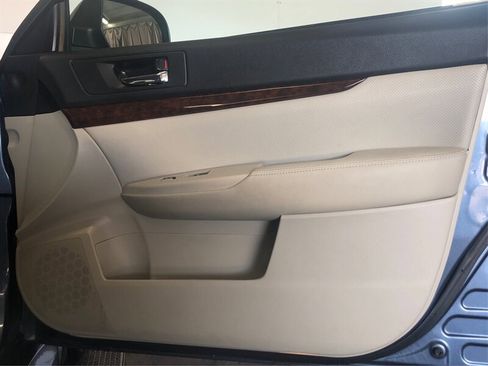 Used 2014 Subaru Legacy 2.5i Limited w/ Moonroof Package image 17