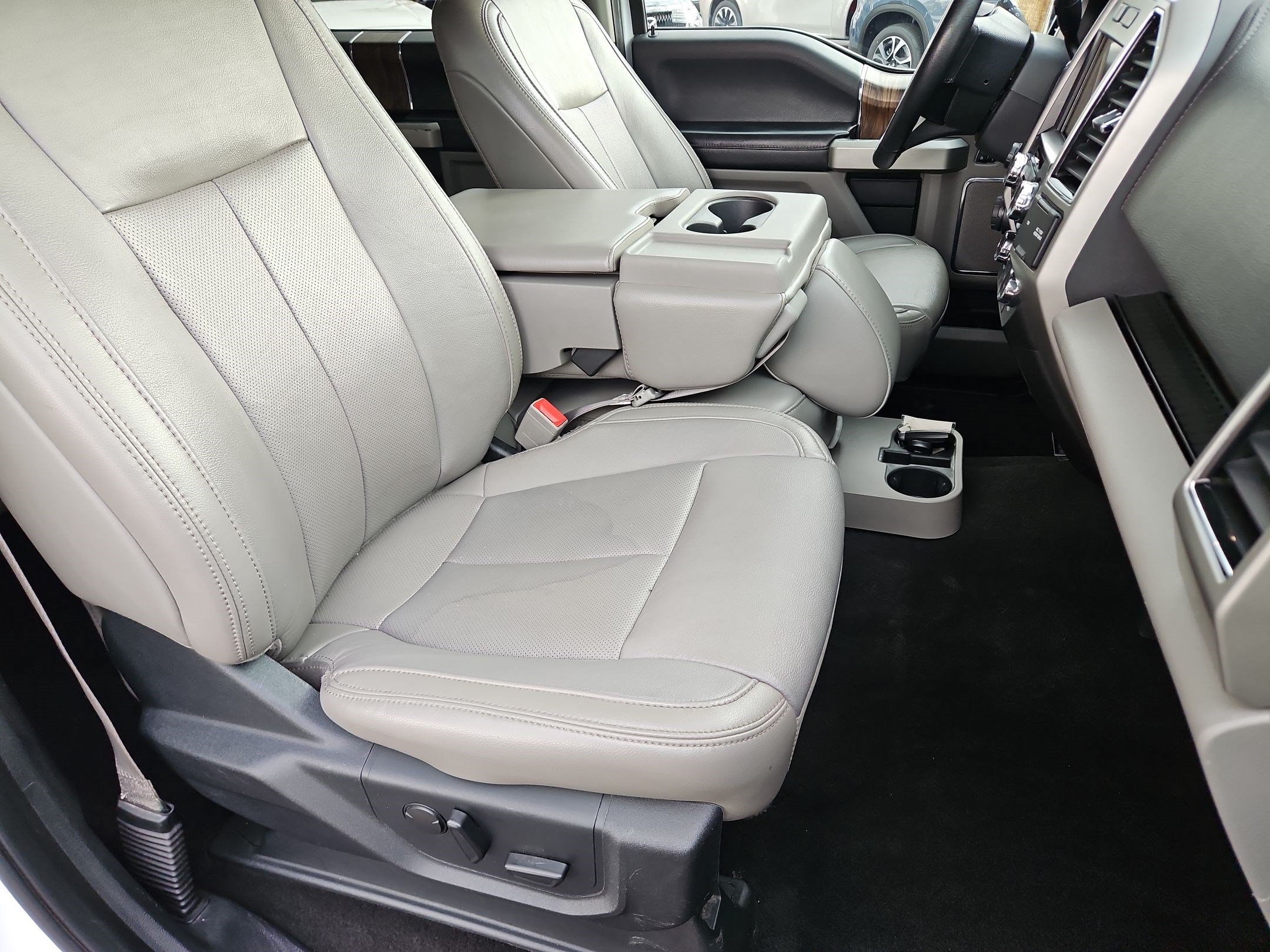 Used 2019 Ford F150 Lariat AWD/4WD image 28